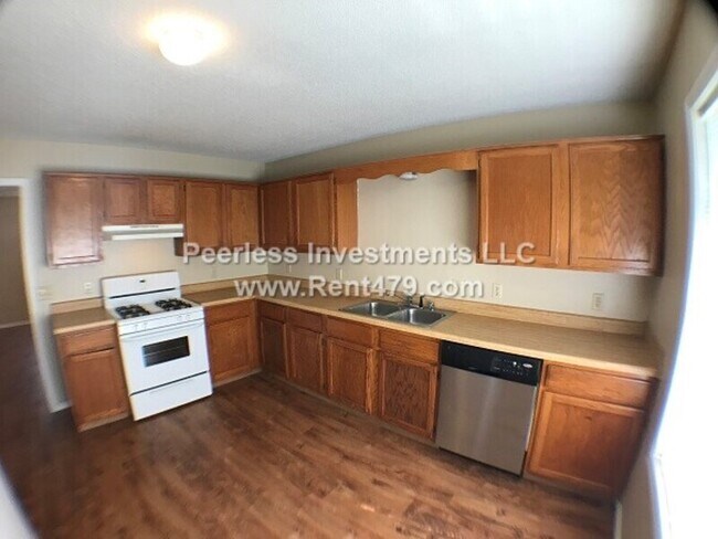 Building Photo - 507 4th Ave SW