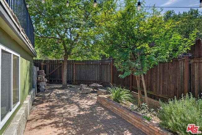 Building Photo - 21549 Summit Trail