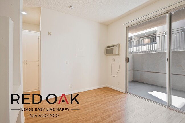 Foto del edificio - Welcoming, Sunlit Junior One Bedroom with ...