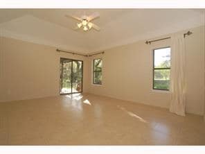 Building Photo - 211 Thomas Oaks Dr