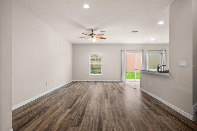 Foto del edificio - 1875 Sommarie Wy