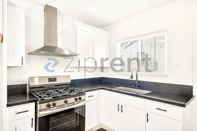 Foto del edificio - 3300 Wisconsin Ave