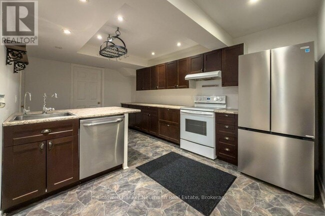 Building Photo - 4 Cutting Dr