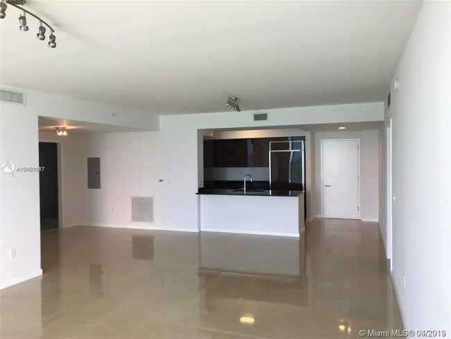 Building Photo - 3951 S Ocean Dr