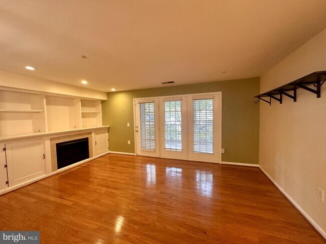 Foto del edificio - 6600 Thackwell Way