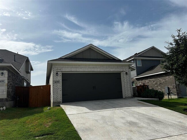 Building Photo - 439 Spinnaker Loop