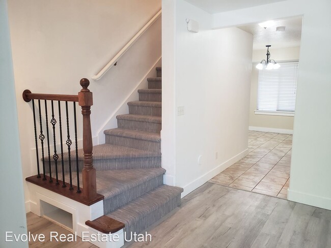 Foto del edificio - 3 br, 2.5 bath House - 788 W 225 S