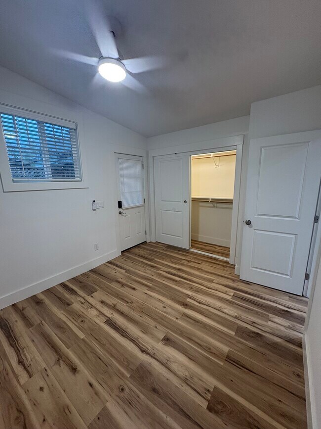 Dormitorio - armario - 1207 Humboldt St