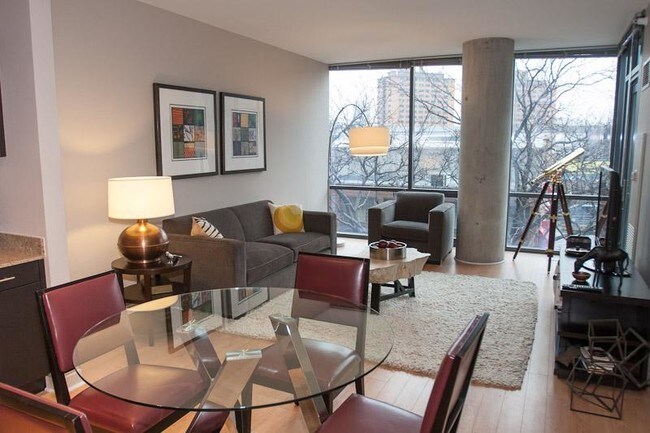 Foto del edificio - 856 W Blackhawk St