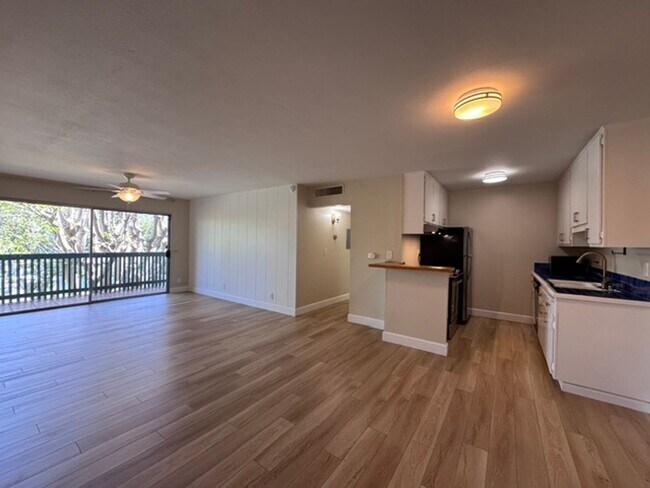 Building Photo - 576 N Bellflower Blvd