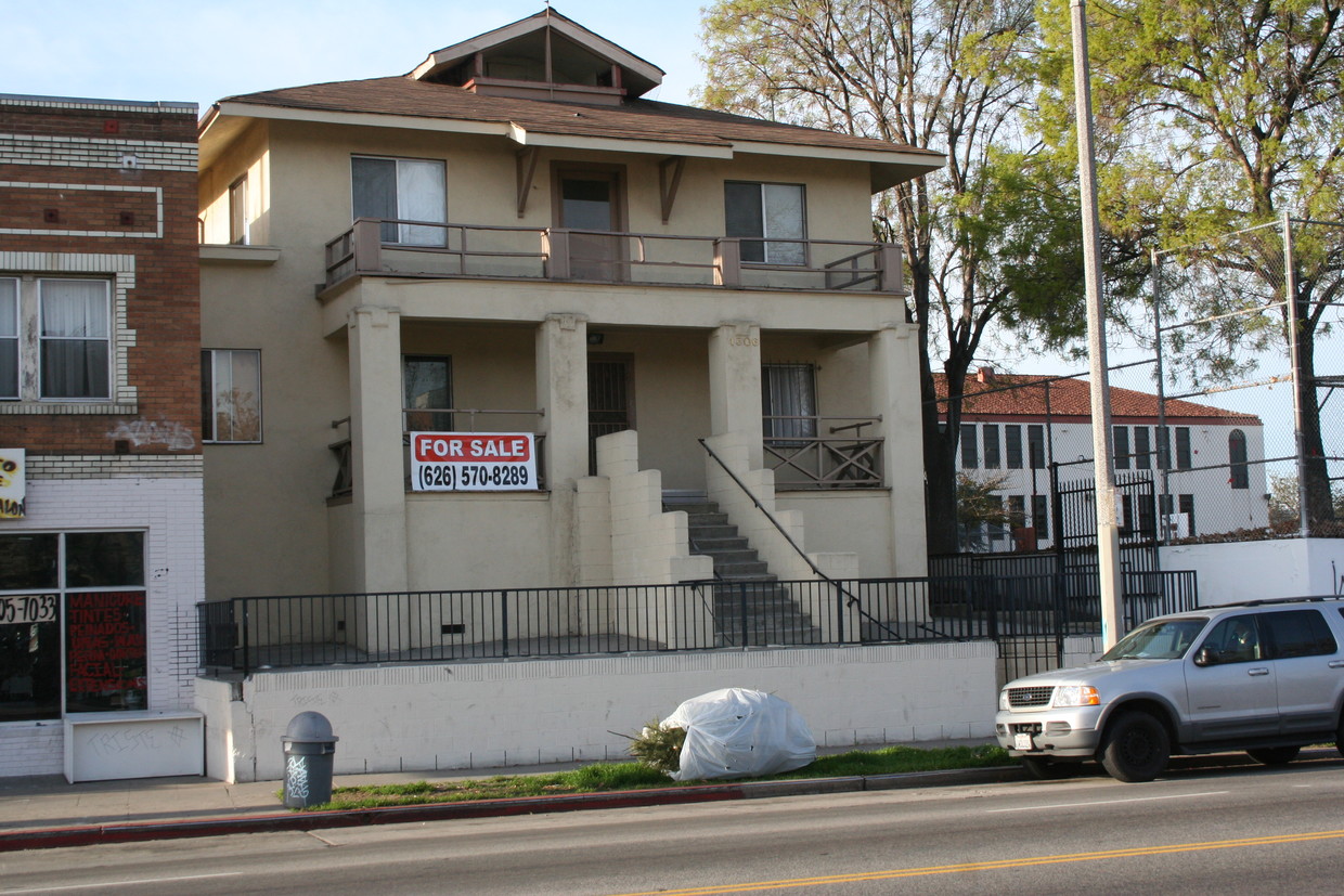 Building Photo - 1306 W Temple St