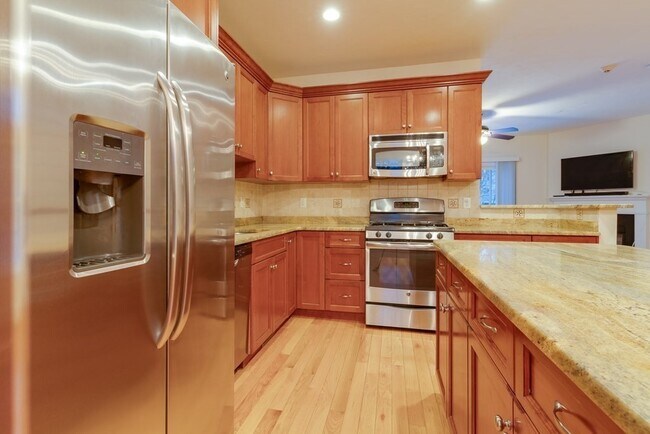 Foto del edificio - 34 Pleasant St