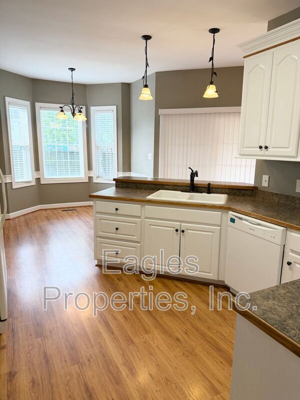 Foto del edificio - 201 Autumn Ridge Dr