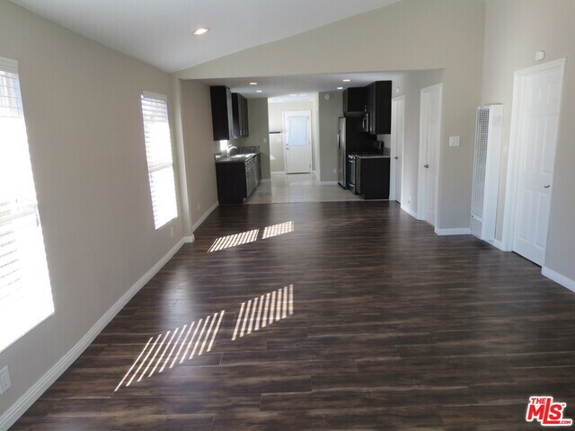 Building Photo - 650 W Sepulveda St