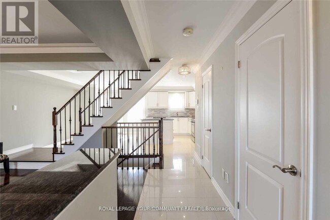 Building Photo - 21 Elderbrook Crescent