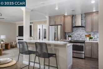 Building Photo - 1115 Oakmont Dr