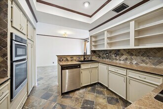 Building Photo - 222 Litchfield Ln