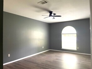 Building Photo - 9626 Hearthwood Dr