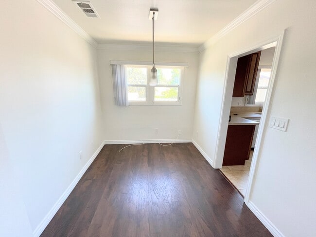Building Photo - 12707 Oxnard St