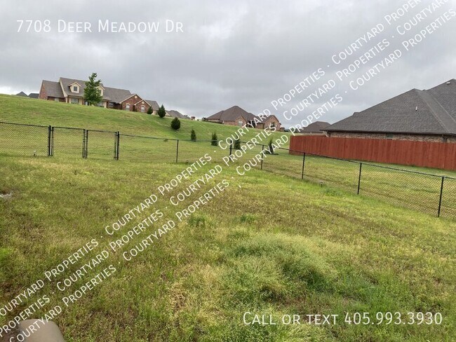 Foto del edificio - 7708 Deer Meadow Dr