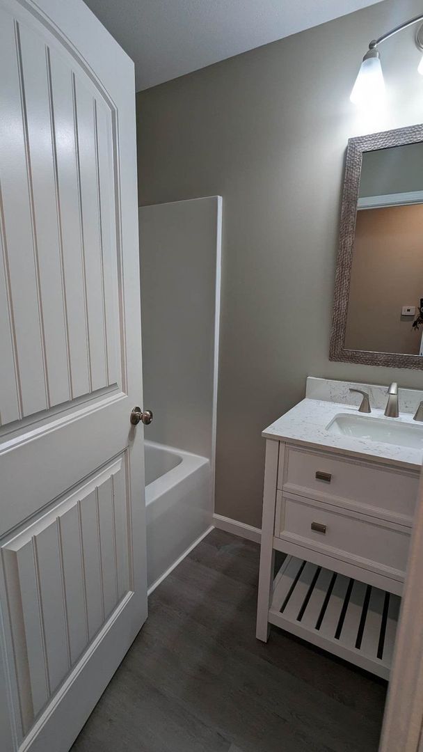 Foto del edificio - Brand-New Duplex – Available May 1, 2025!