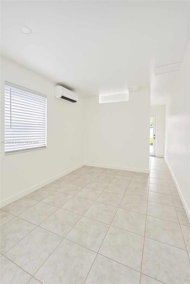Building Photo - 9340 SW 24th St