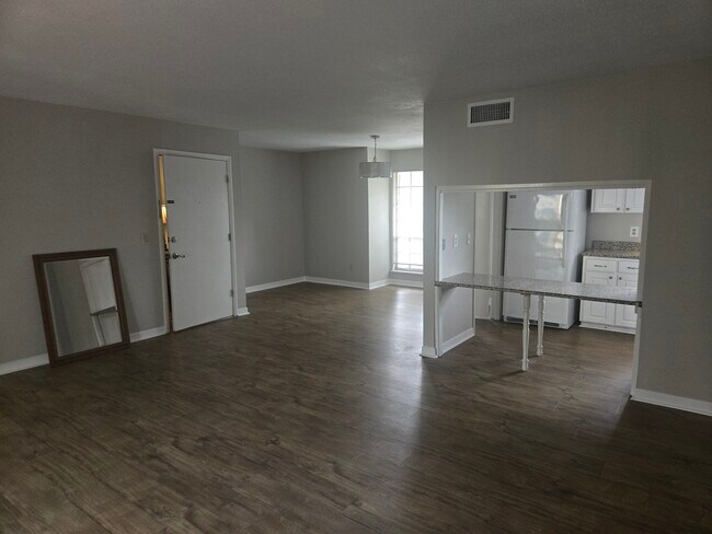 Foto del edificio - 3600 Chateau Dr
