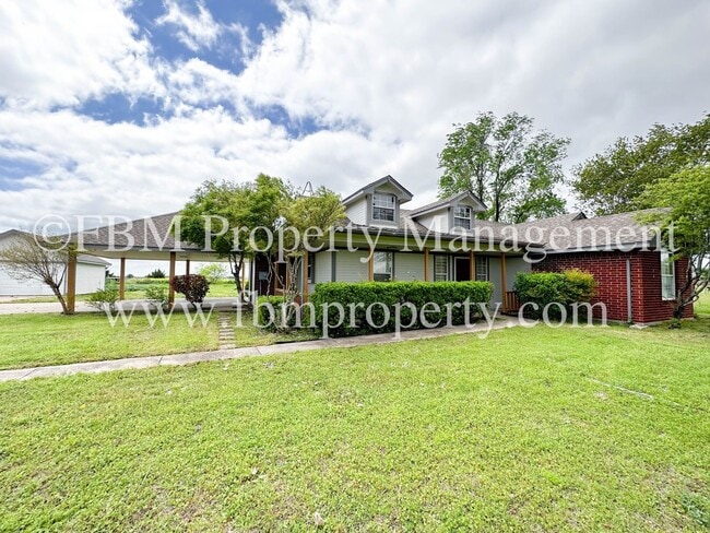 Building Photo - 3830 FM 878 - Spacious 3 Bedroom, 2 Bathro...