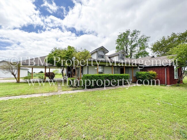 Foto del edificio - 3830 FM 878 - Spacious 3 Bedroom, 2 Bathro...