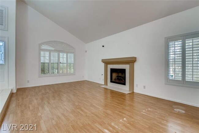 Building Photo - 2036 Shadow Brook Way