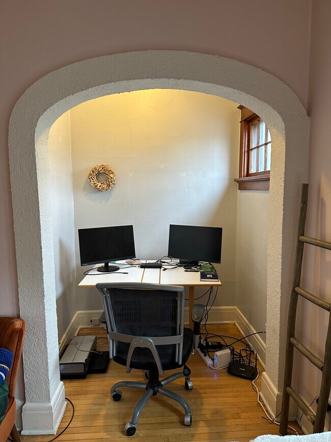 Foto del edificio - 2806 S Clement Ave