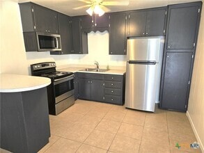 Building Photo - 608 Harbour Ave