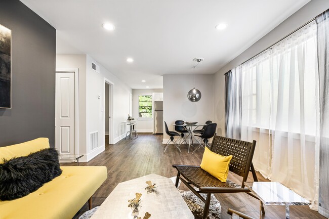 Foto del edificio - 905 Briarcliff Rd NE