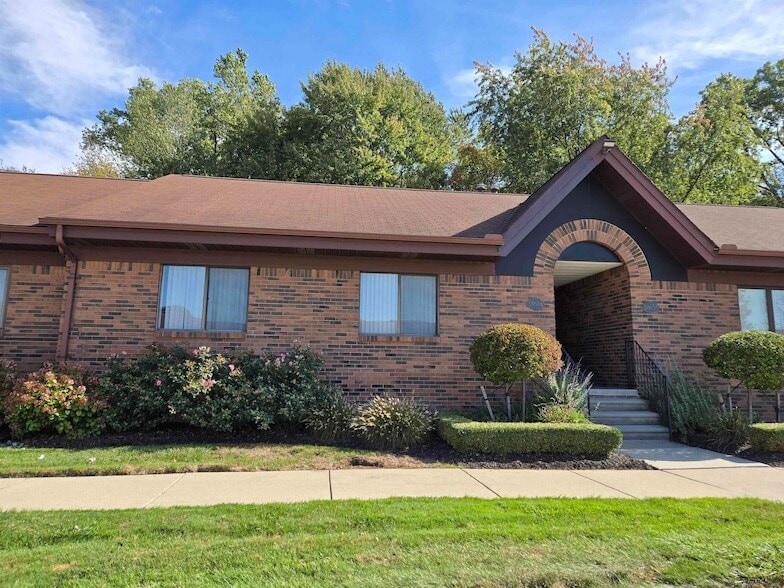 Primary Photo - 38664 Harrison Creek Ct