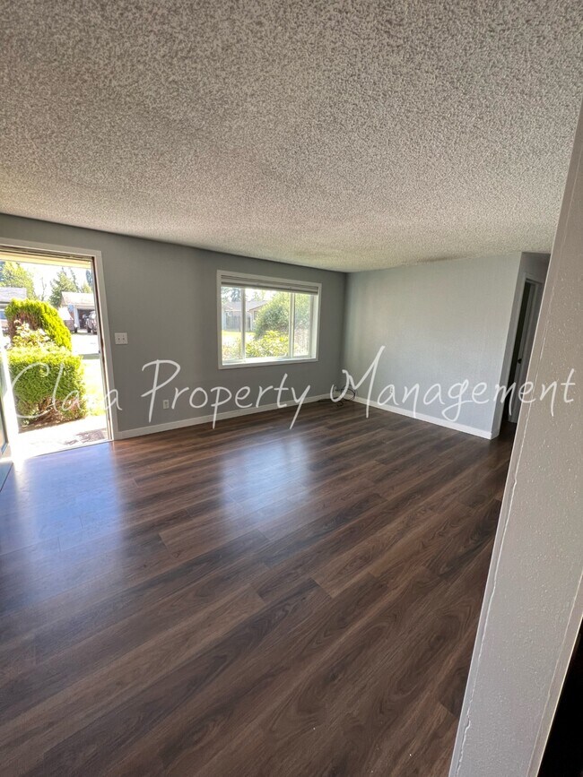Living Room - 5180 D St