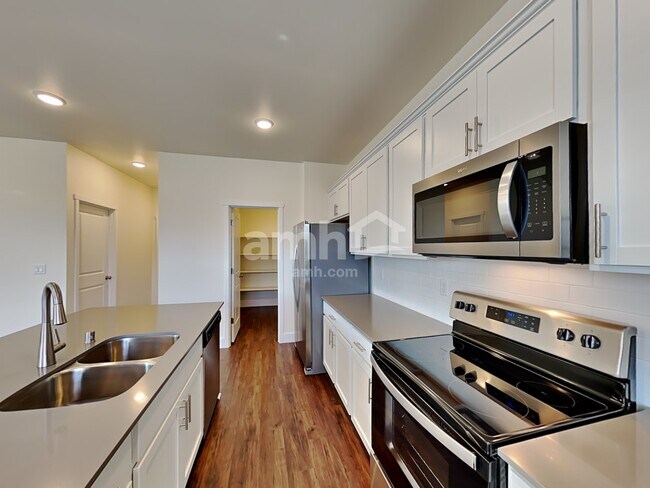 Foto del edificio - 342 Smith Dr