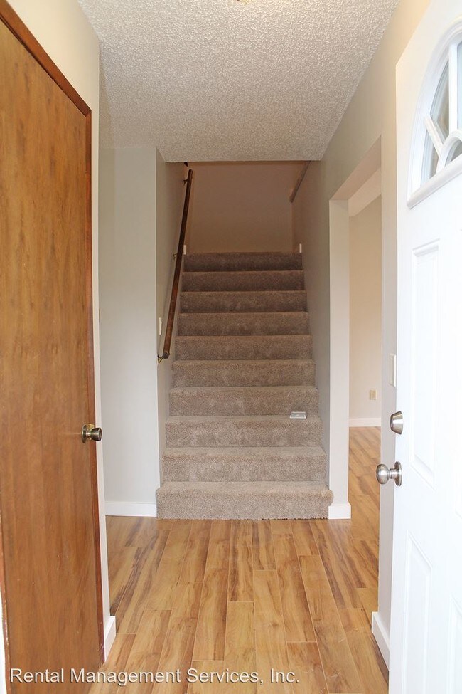 Foto del edificio - 5555-5557 SW Lombard Ave