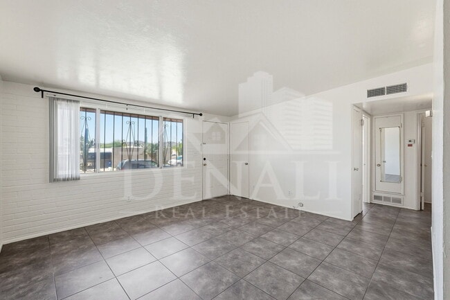 Building Photo - 1808 W Caravelle Rd