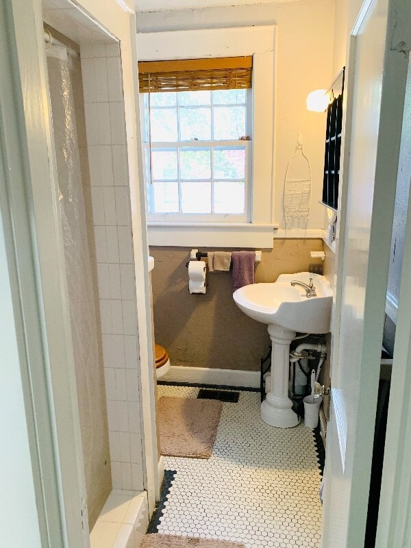 Foto del edificio - 1677 Government St