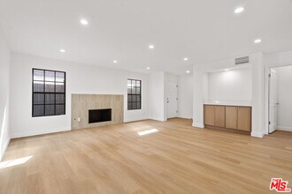 Building Photo - 2541 Stoner Ave