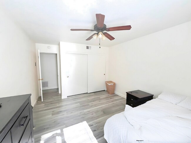 Foto del edificio - Cozy 2-Bedroom Condo in La Verne