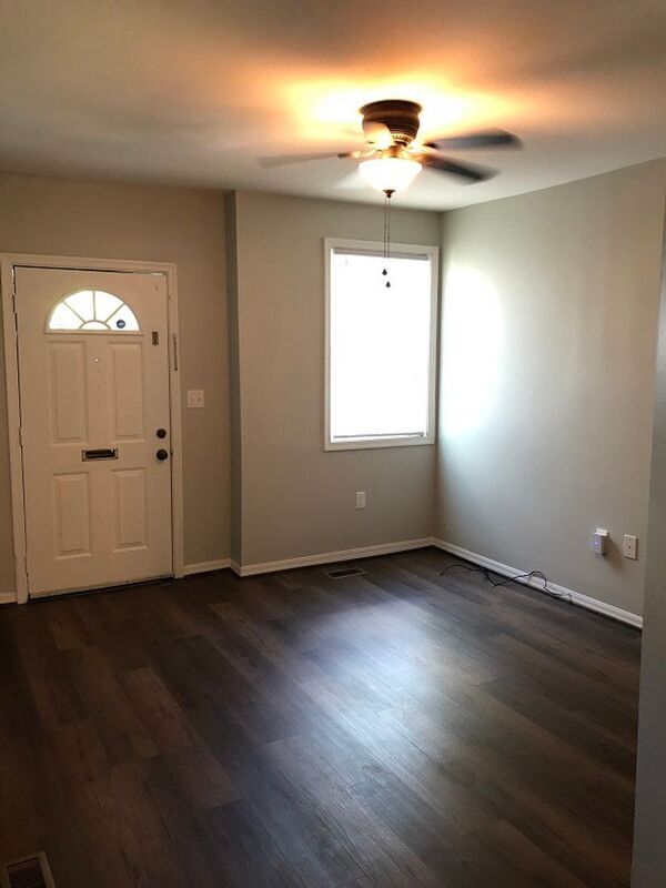 Building Photo - 2113 Maplewood Ave