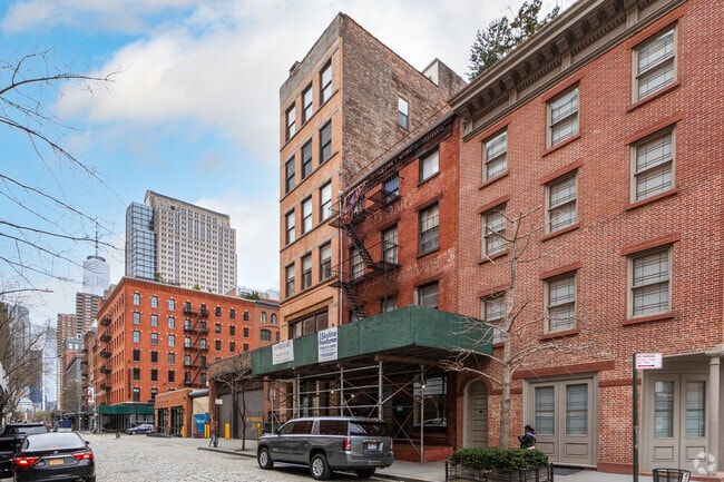 Building Photo - 448 Greenwich St