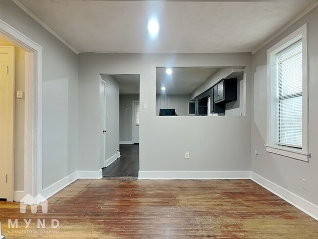 Foto del edificio - 2325 Riley Ave