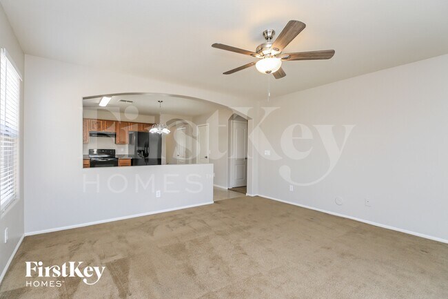 Foto del edificio - 1742 E Leslie Ave