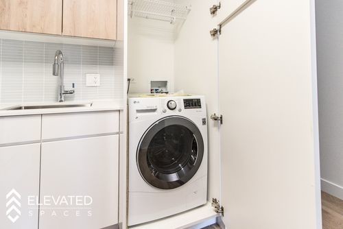 Building Photo - 2625 N Clark St
