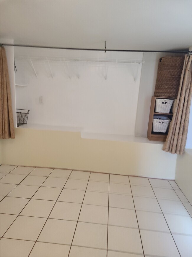 Foto del edificio - 5831 Adelaide Ave