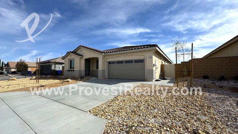 Foto principal - 11779 Far Hills Ln