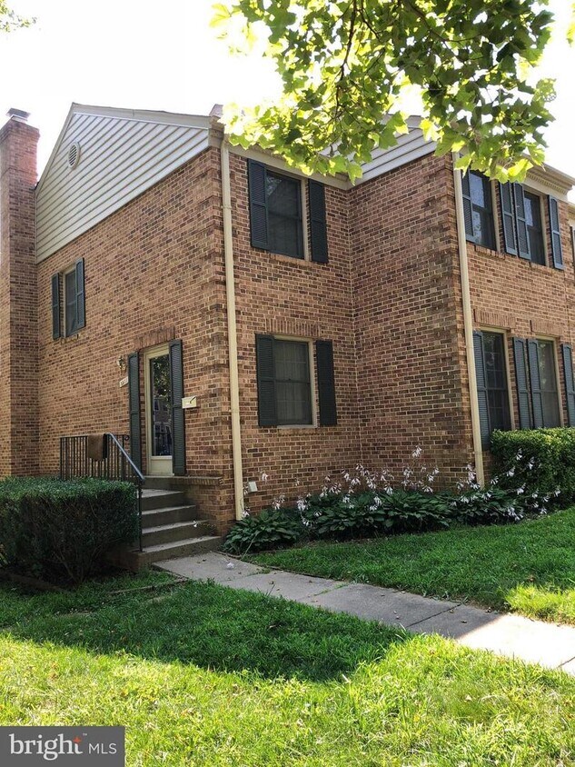 5431 Cheshire Meadows Way, Fairfax, VA 22032 Townhome Rentals in