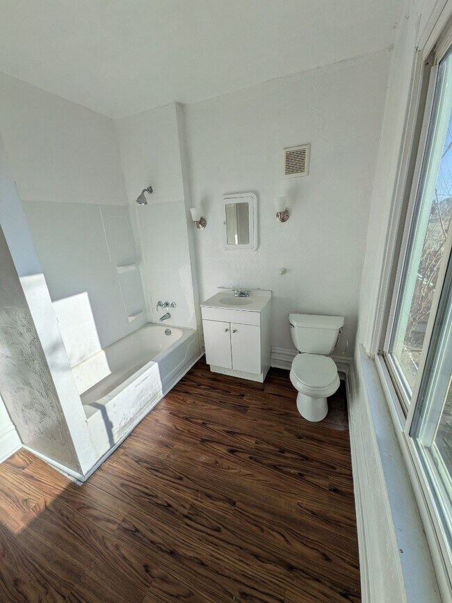 Foto del edificio - Large Three Bedroom Apartment In Avalon